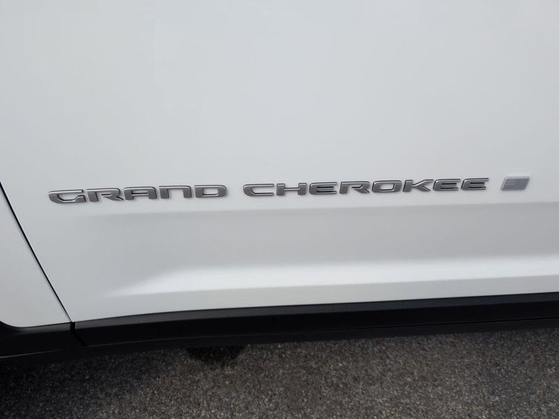 2025 Jeep Grand Cherokee Limited 4x2Image 10