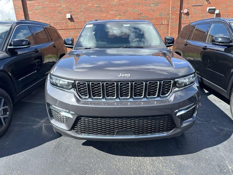 2024 Jeep Grand Cherokee Limited 4x4Image 2