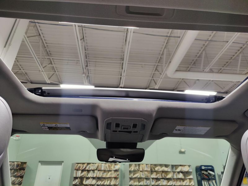 Used 2022 Toyota Highlander XLE AWD w/SunroofImage 10