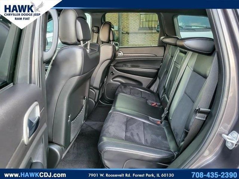 2018 Jeep Grand Cherokee Altitude photo 2