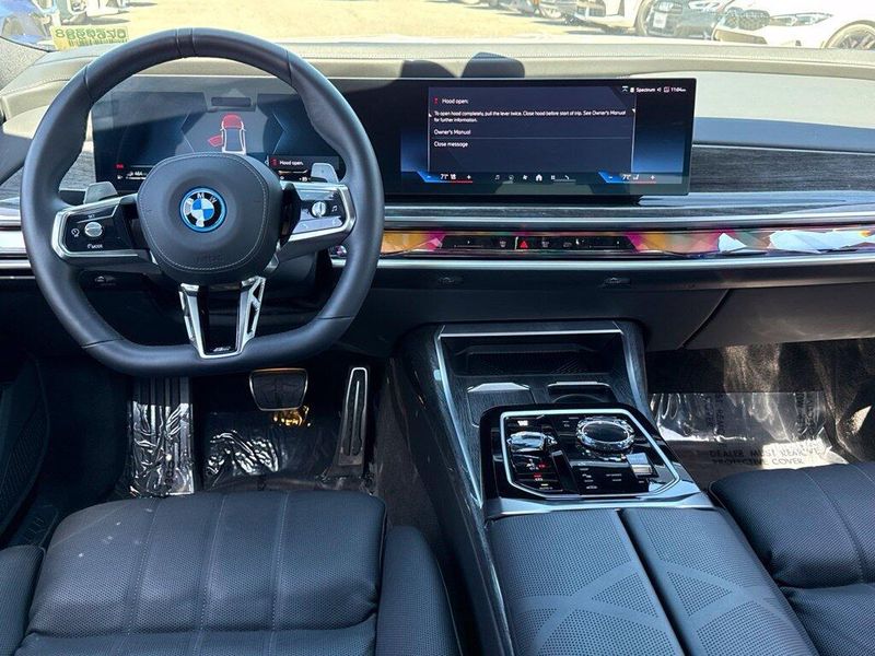Used 2026 BMW 7 Series 750e xDriveImage 30