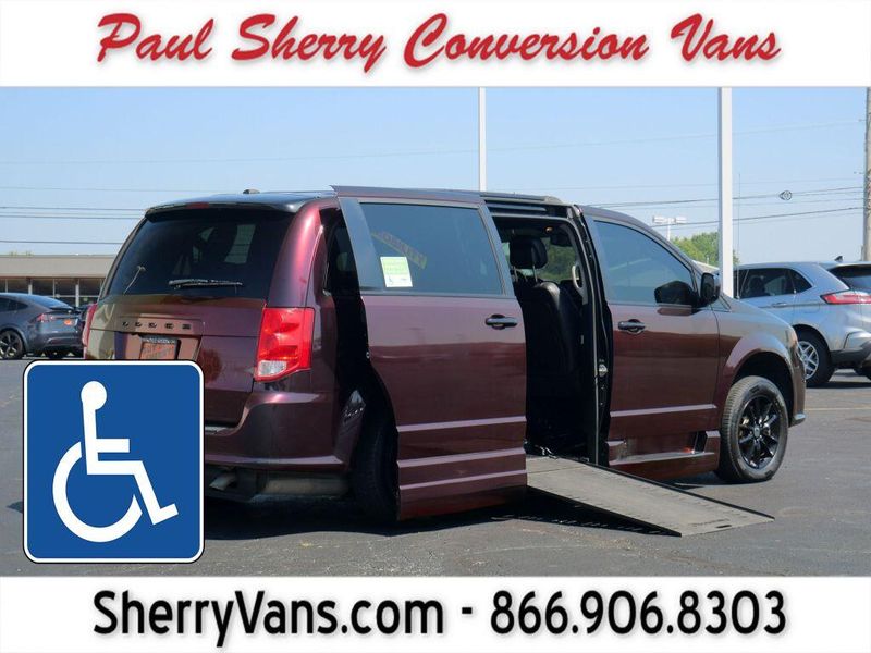 Used 2019 Dodge Grand Caravan SXTImage 1