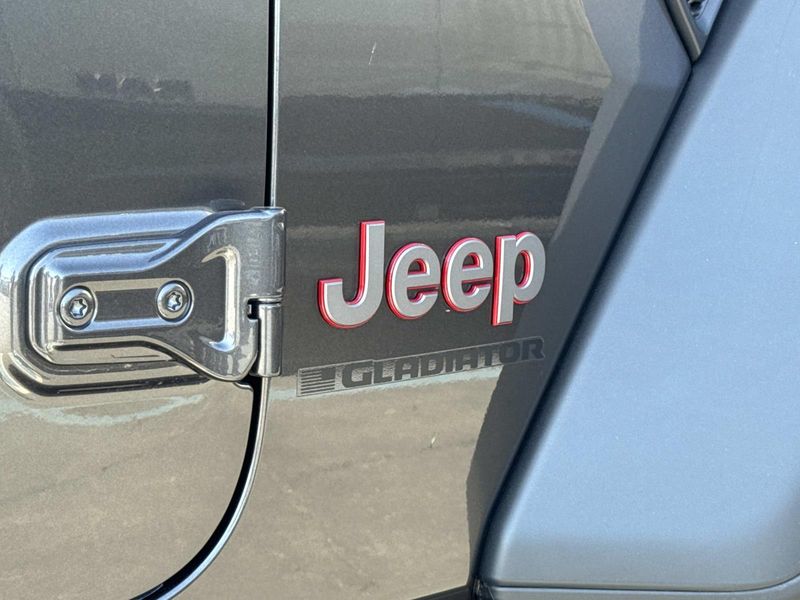 New 2026 Jeep Gladiator Rubicon 4x4