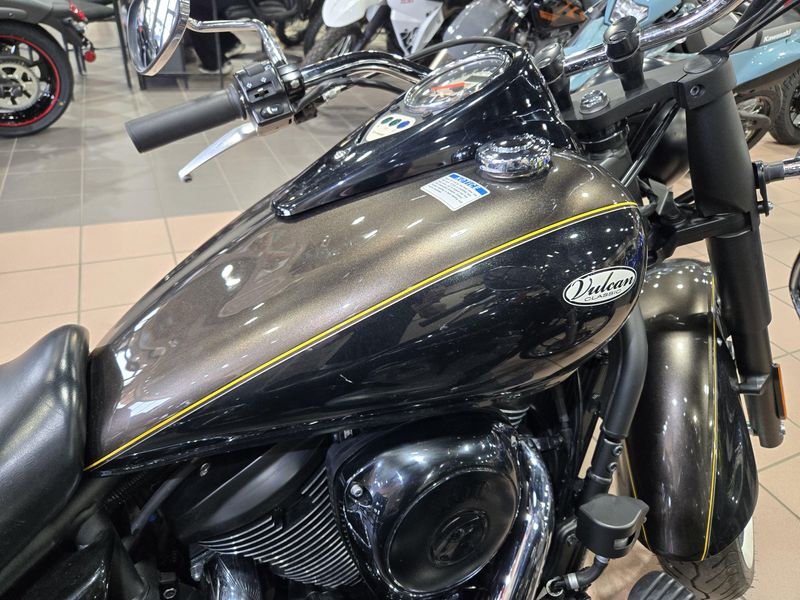 2023 Kawasaki VULCAN 900 CLASSIC Image 12