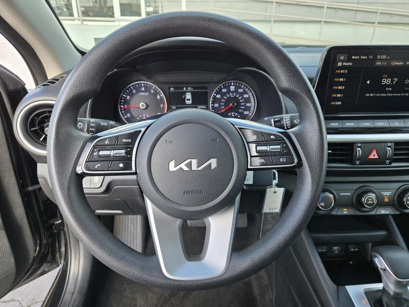 2022 Kia Forte LXS photo 14
