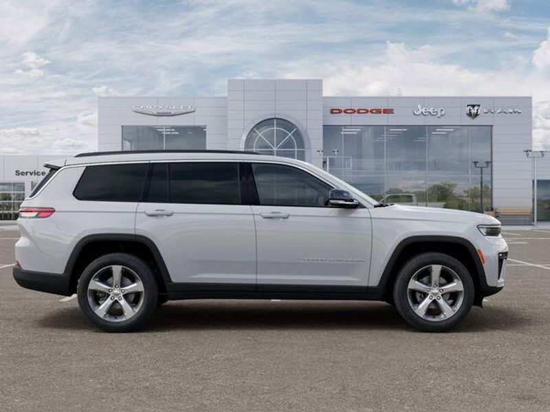 New 2026 Jeep Grand Cherokee L Limited 4x4Image 21