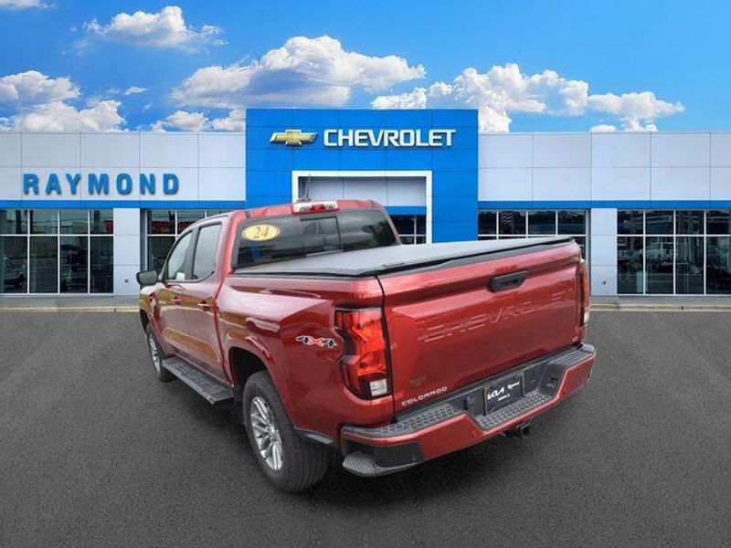 Used 2024 Chevrolet Colorado LTImage 5