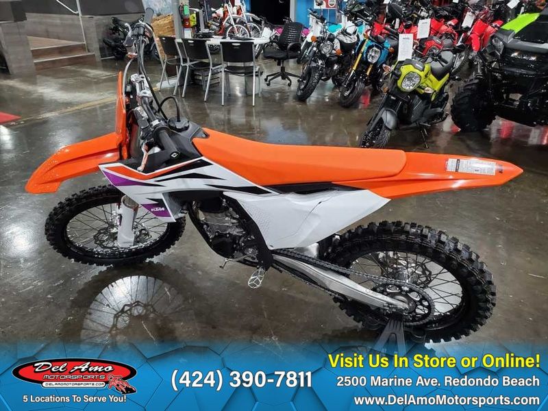 2024 KTM 450 SX-F  in a ORANGE exterior color. Del Amo Motorsports of Redondo Beach (424) 304-1660 delamomotorsports.com 