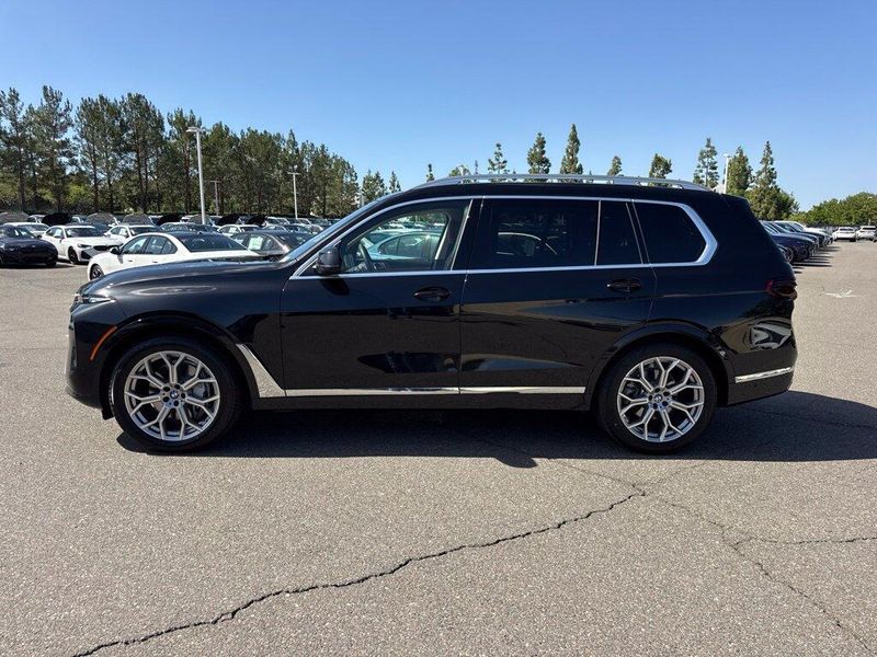 Used 2025 BMW X7 xDrive40iImage 13