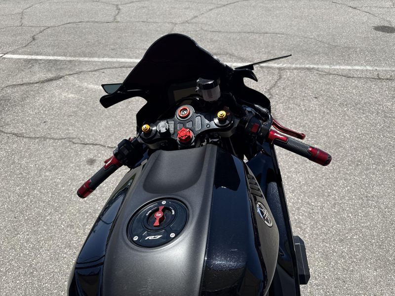 Used 2024 Yamaha YZF-R7 Image 11
