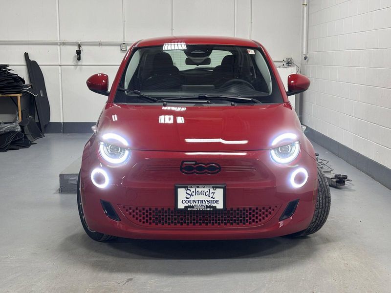 2024 Fiat 500e Inspi(red)Image 6