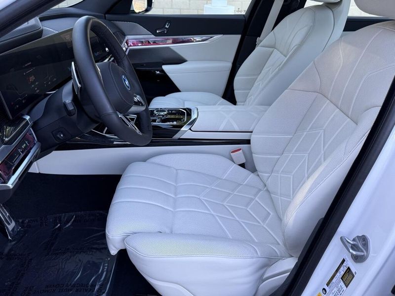 Used 2025 BMW i7 eDrive50Image 21