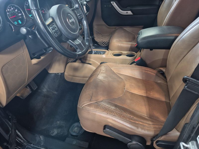 Used 2016 Jeep Wrangler Unlimited SaharaImage 24
