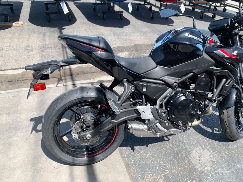 New 2025 Kawasaki Z650 Image 11
