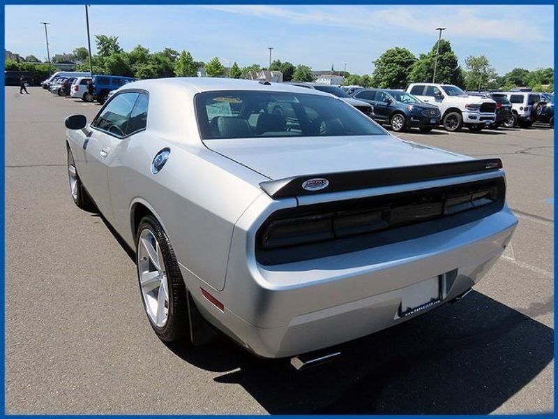 2009 Dodge Challenger SRT8Image 5