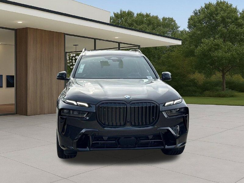 New 2027 BMW X7 xDrive40iImage 4
