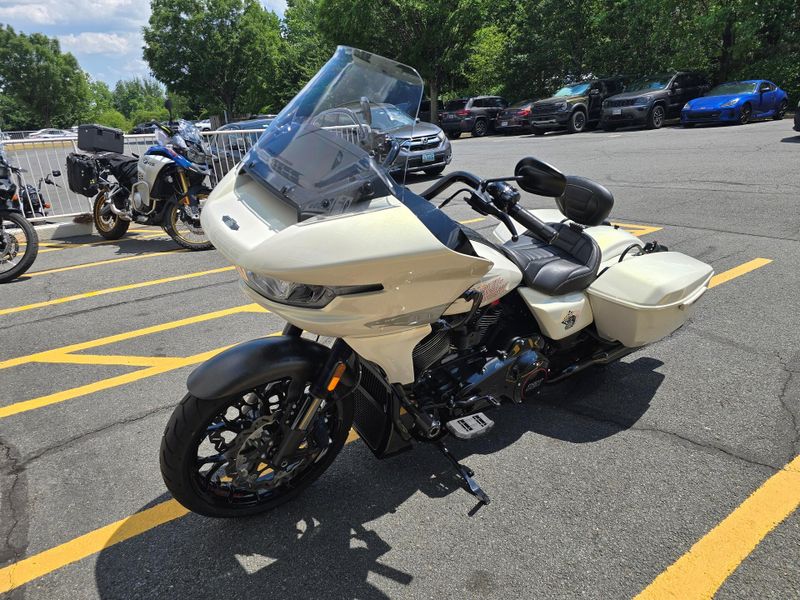 Used 2024 Harley-Davidson FLTRXSTSE Road Glide ST Image 4