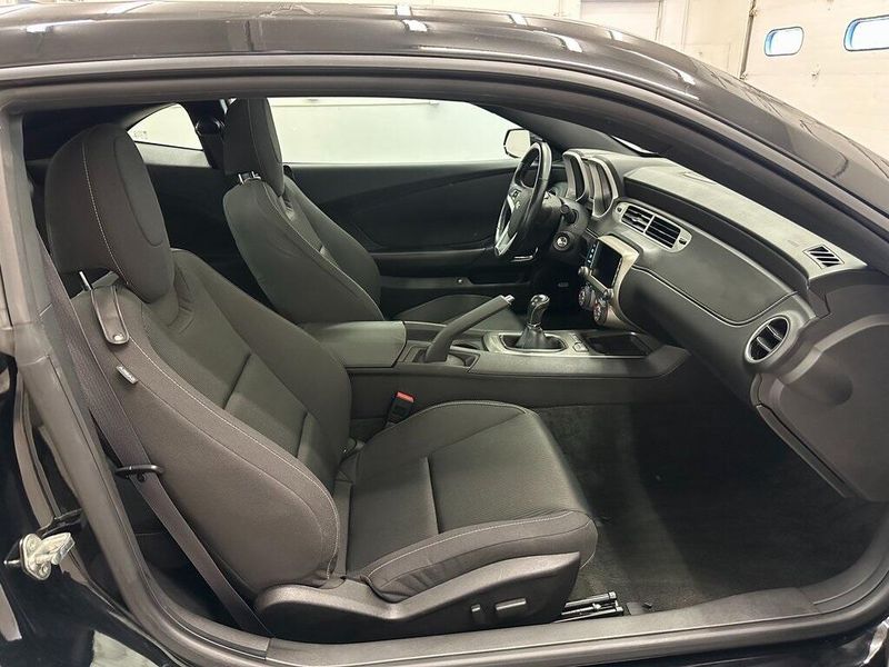 2014 Chevrolet Camaro 1LTImage 26