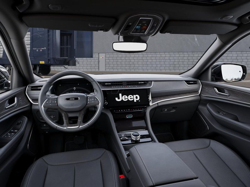 New 2026 Jeep Grand Cherokee Limited 4x4Image 14