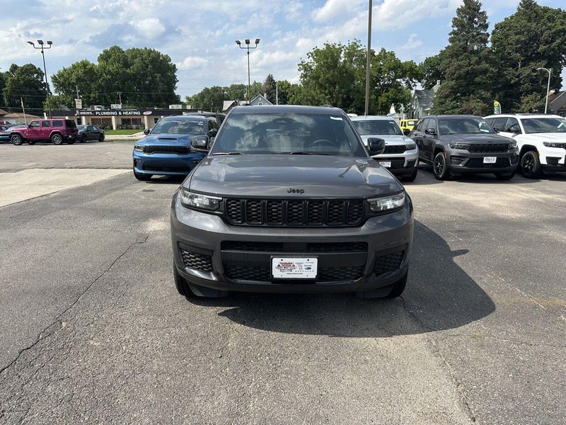 2024 Jeep Grand Cherokee L Altitude XImage 3