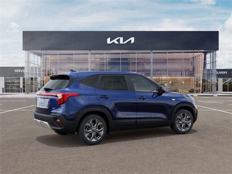 2025 Kia Seltos LXImage 6