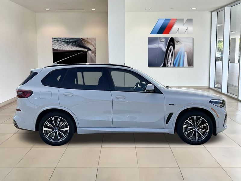 2023 BMW X5 xDrive45eImage 9