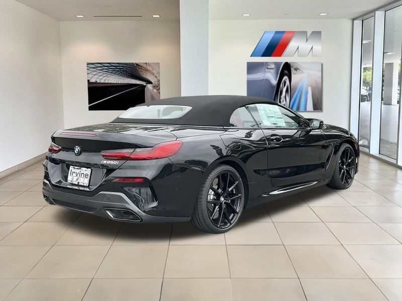 2025 BMW 8 Series M850i xDriveImage 8