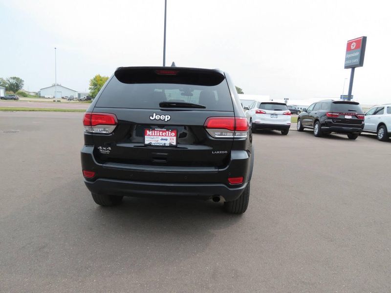 2021 Jeep Grand Cherokee Laredo E 4x4 4dr SUVImage 5