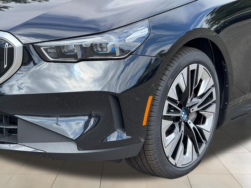 2025 BMW i5 eDrive40Image 11