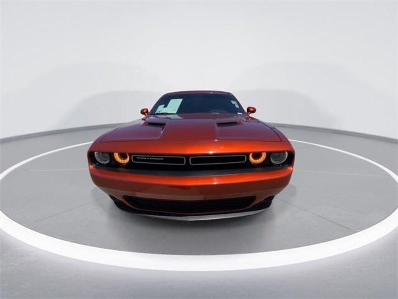 2021 Dodge Challenger SXTImage 3