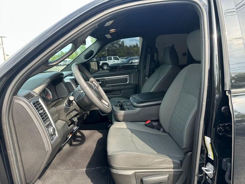 2022 Ram 1500 Classic Warlock photo 10
