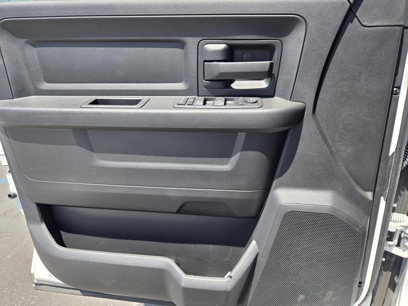 New 2024 RAM 1500 Classic Tradesman Crew Cab 4x4 5'7' Box