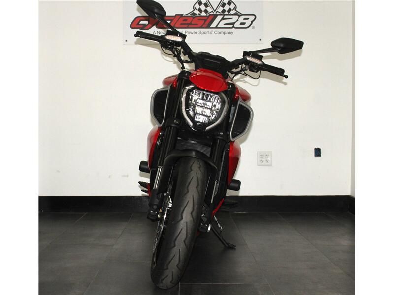 Used 2023 Ducati DIAVEL V4 Image 2