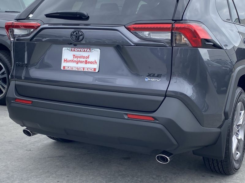 New 2025 Toyota RAV4 Hybrid XLEImage 4