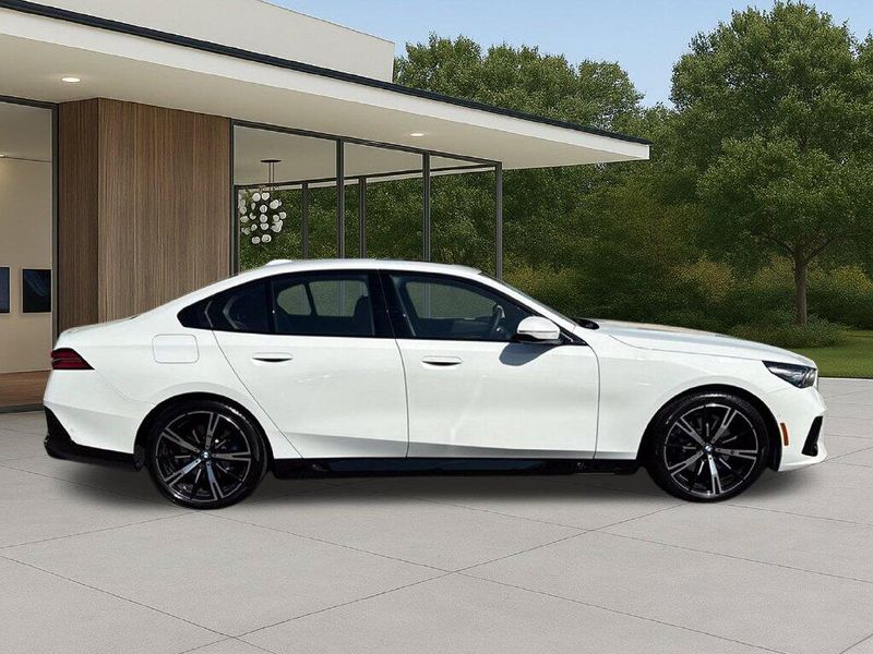 Used 2026 BMW 5 Series 530iImage 7