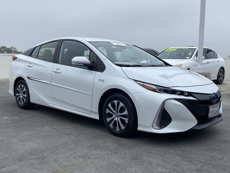 2022 Toyota Prius Prime XLEImage 2