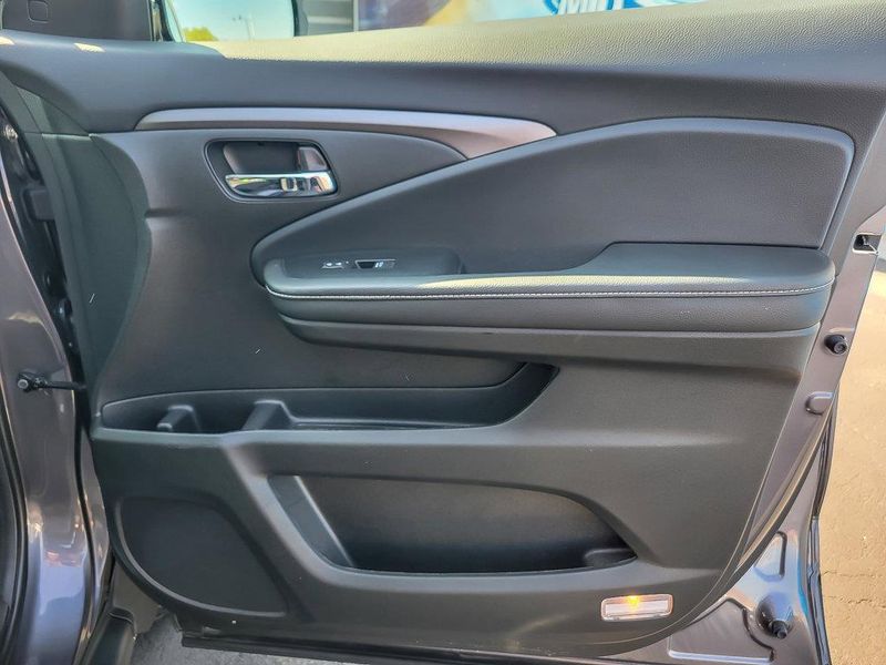 2022 Honda Ridgeline RTL-E photo 24