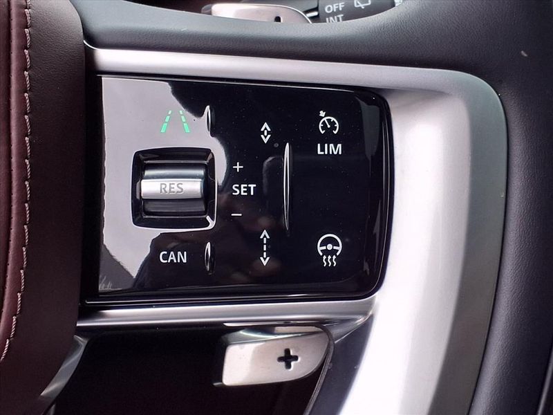 Used 2025 Land Rover Range Rover AutobiographyImage 18