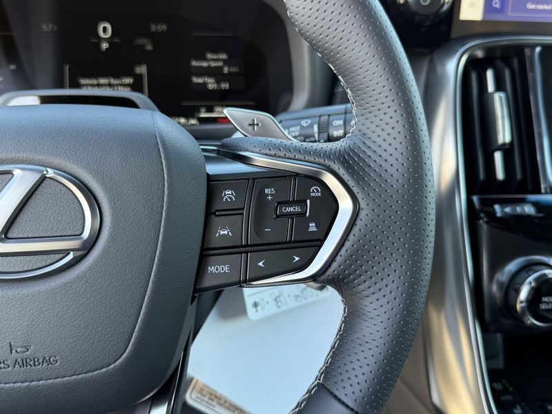 New 2026 Lexus LX 700h F SPORT HandlingImage 22