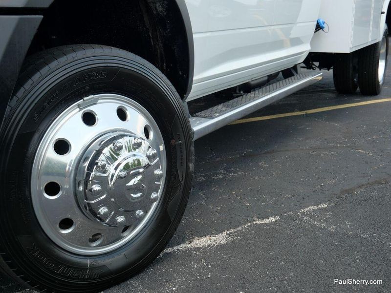 New 2024 RAM 5500 Tradesman Chassis Crew Cab 4x4 84