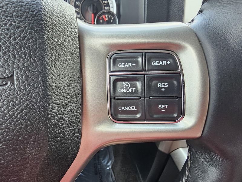 2017 RAM 1500 LaramieImage 17