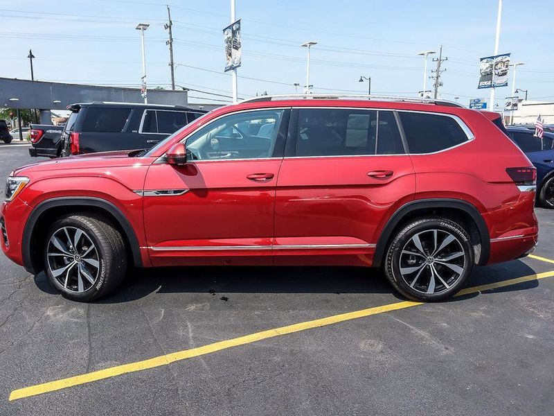 2024 Volkswagen Atlas SEL Premium R-Line photo 4