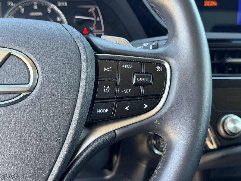 Used 2025 Lexus ES 350Image 24