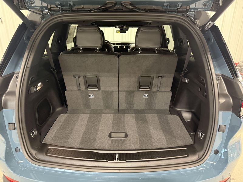 New 2026 Jeep Grand Cherokee L Limited 4x4Image 7