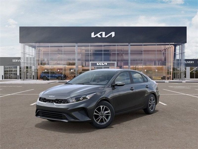 2024 Kia Forte LXSImage 1