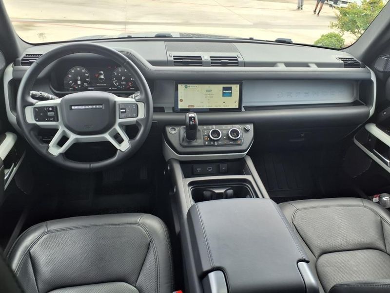 2024 Land Rover Defender SImage 4
