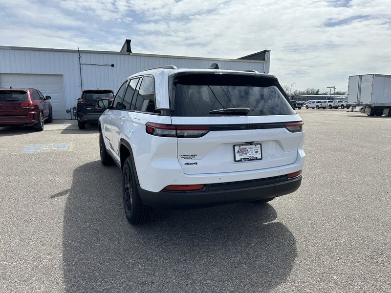 2024 Jeep Grand Cherokee Altitude X 4x4Image 6