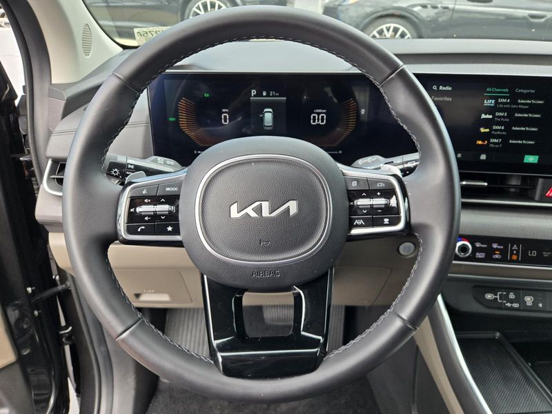 Used 2026 Kia Carnival MPV Hybrid EX FWD