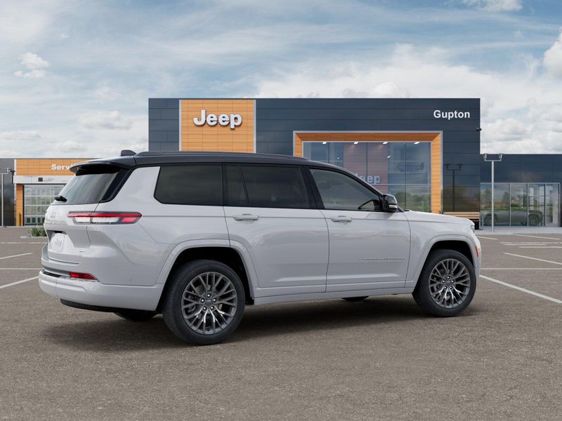 New 2026 Jeep Grand Cherokee L Summit 4x4Image 30