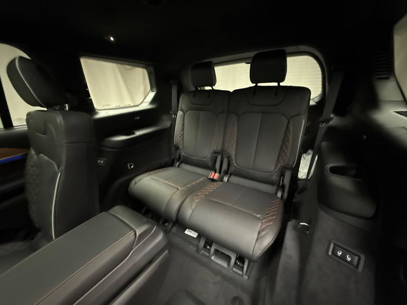 New 2025 Jeep Grand Cherokee L Summit Reserve 4x4Image 22